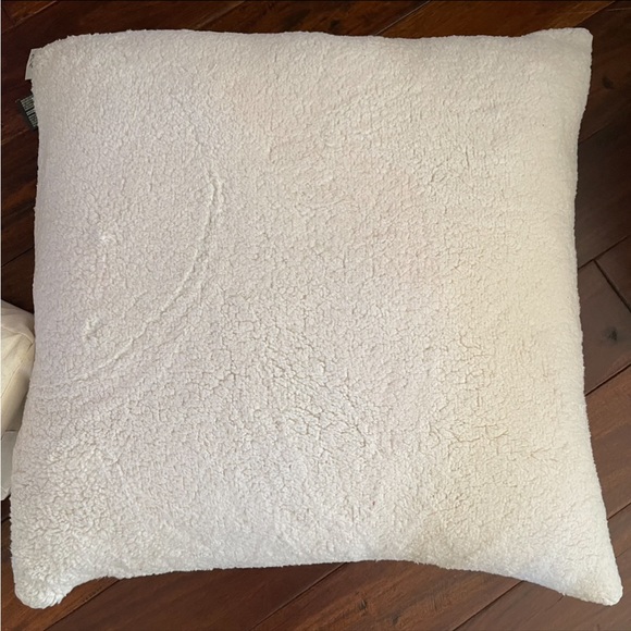 NWT Bee & Willow Buffalo Check Euro Pillow 26” - Picture 8 of 14